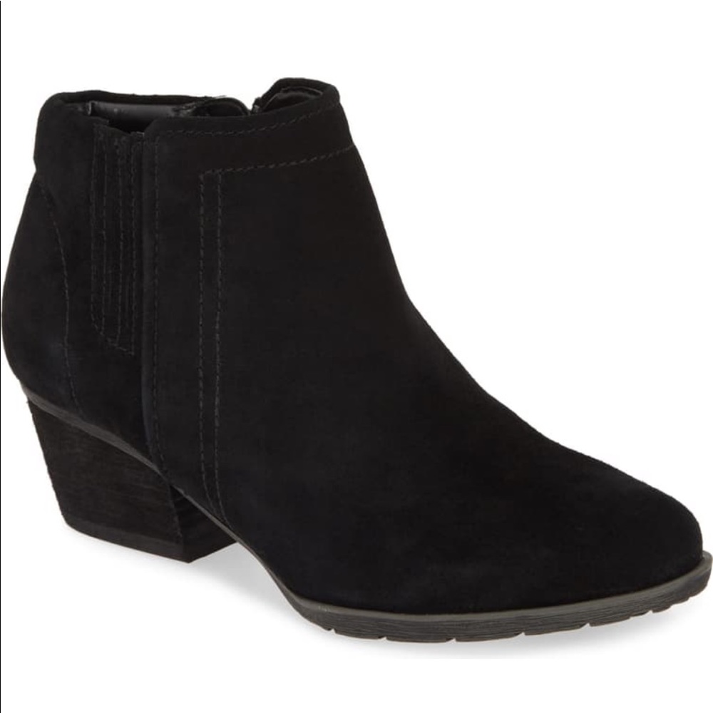 Blondo Waterproof Black Suede Booties